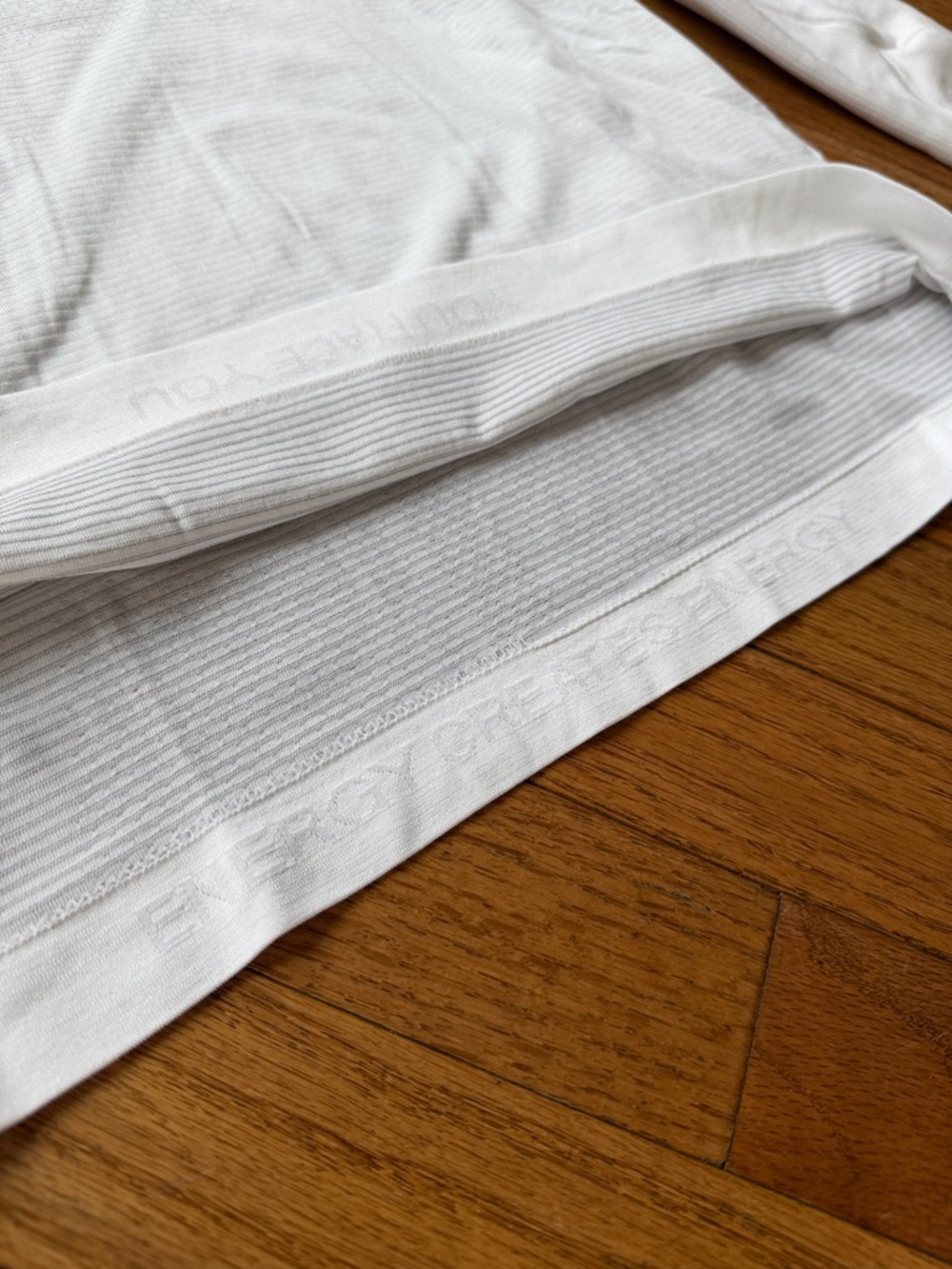 Lululemon Long-Sleeve Crew Neck Shirt - Picture 4 of 6